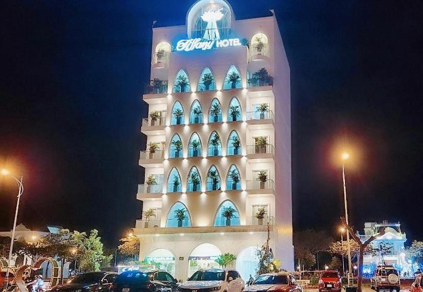 Tiffany Hotel & Restaurant Phan Thiết Buitenkant foto