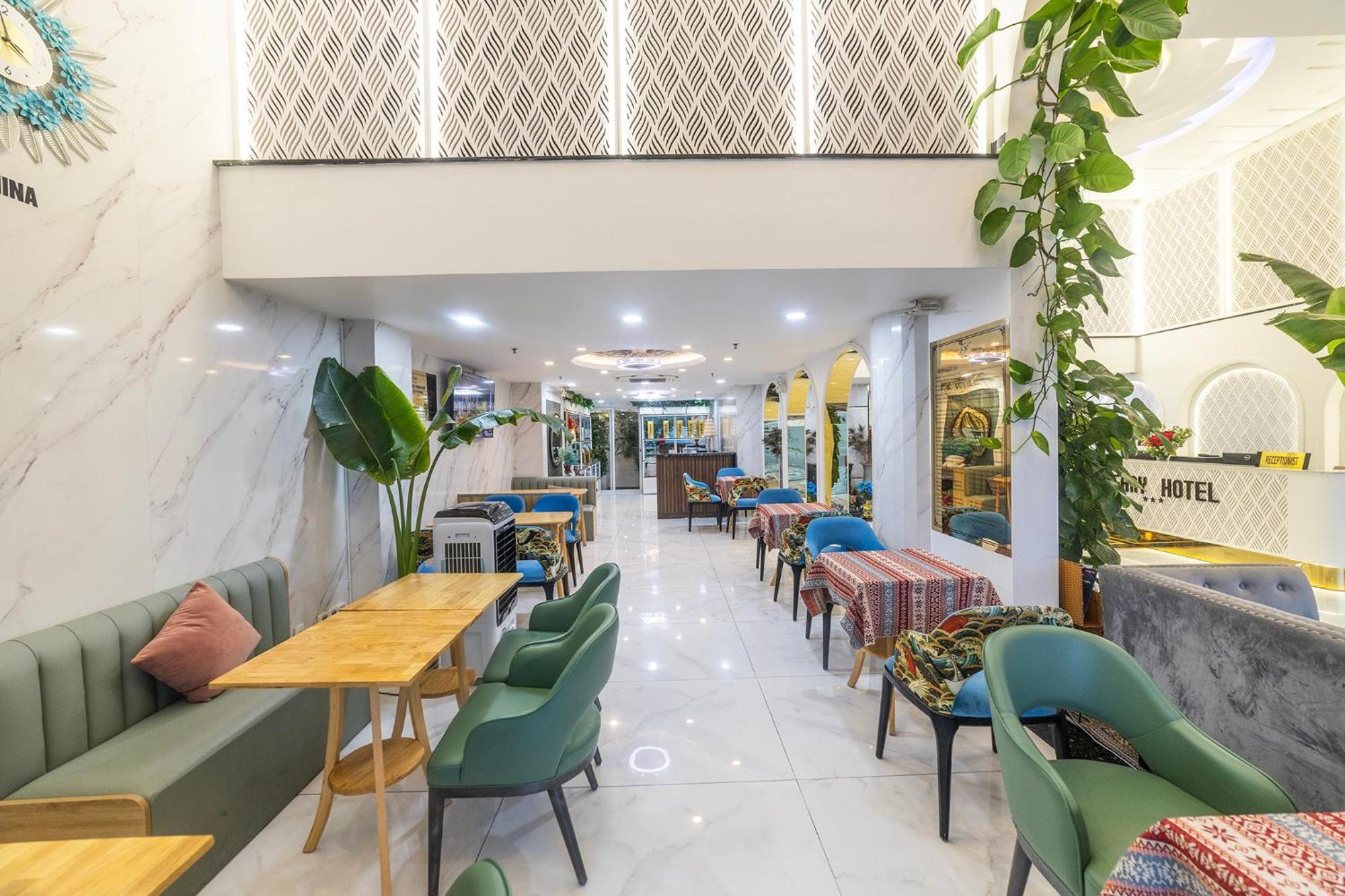 Tiffany Hotel & Restaurant Phan Thiết Buitenkant foto