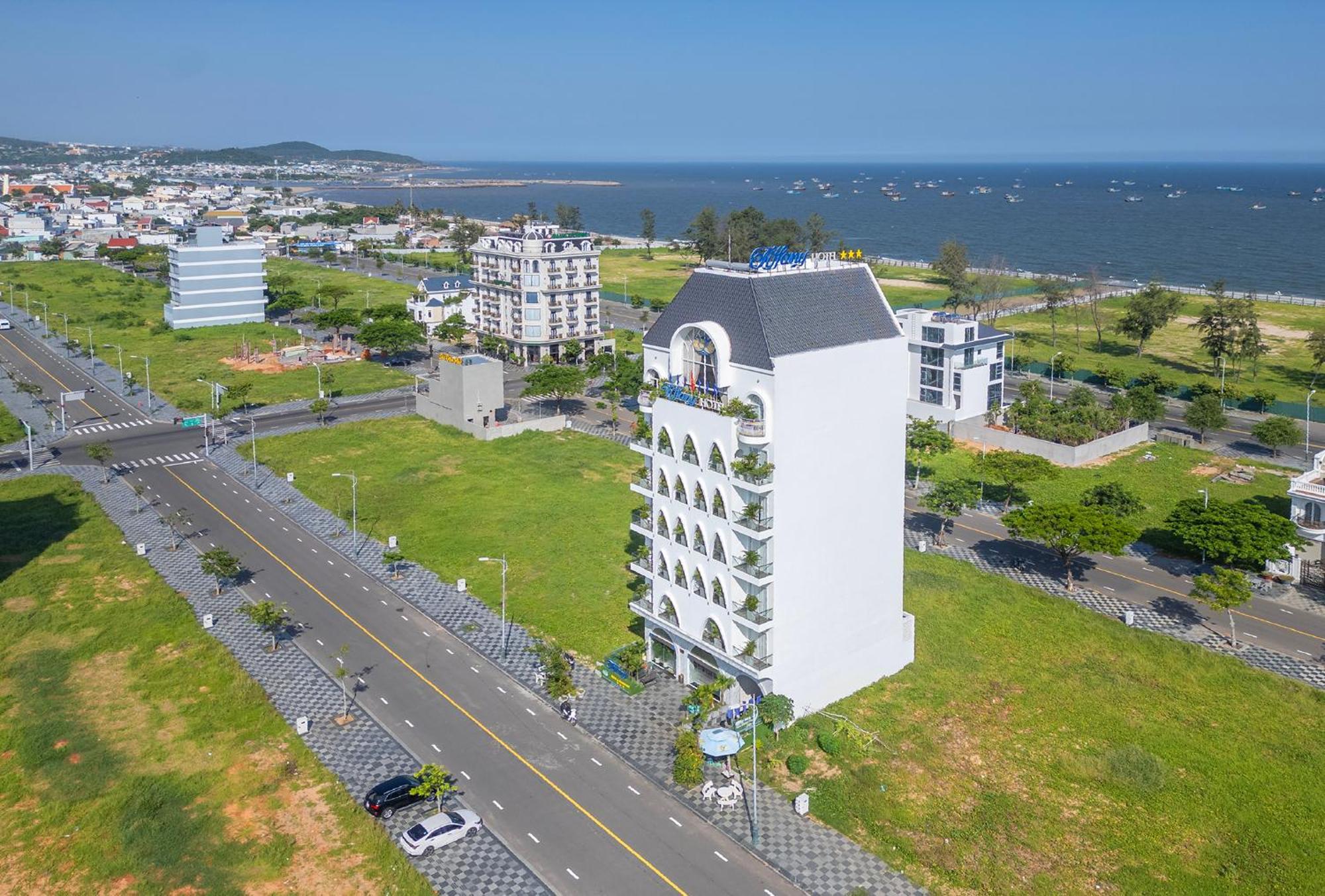 Tiffany Hotel & Restaurant Phan Thiết Buitenkant foto