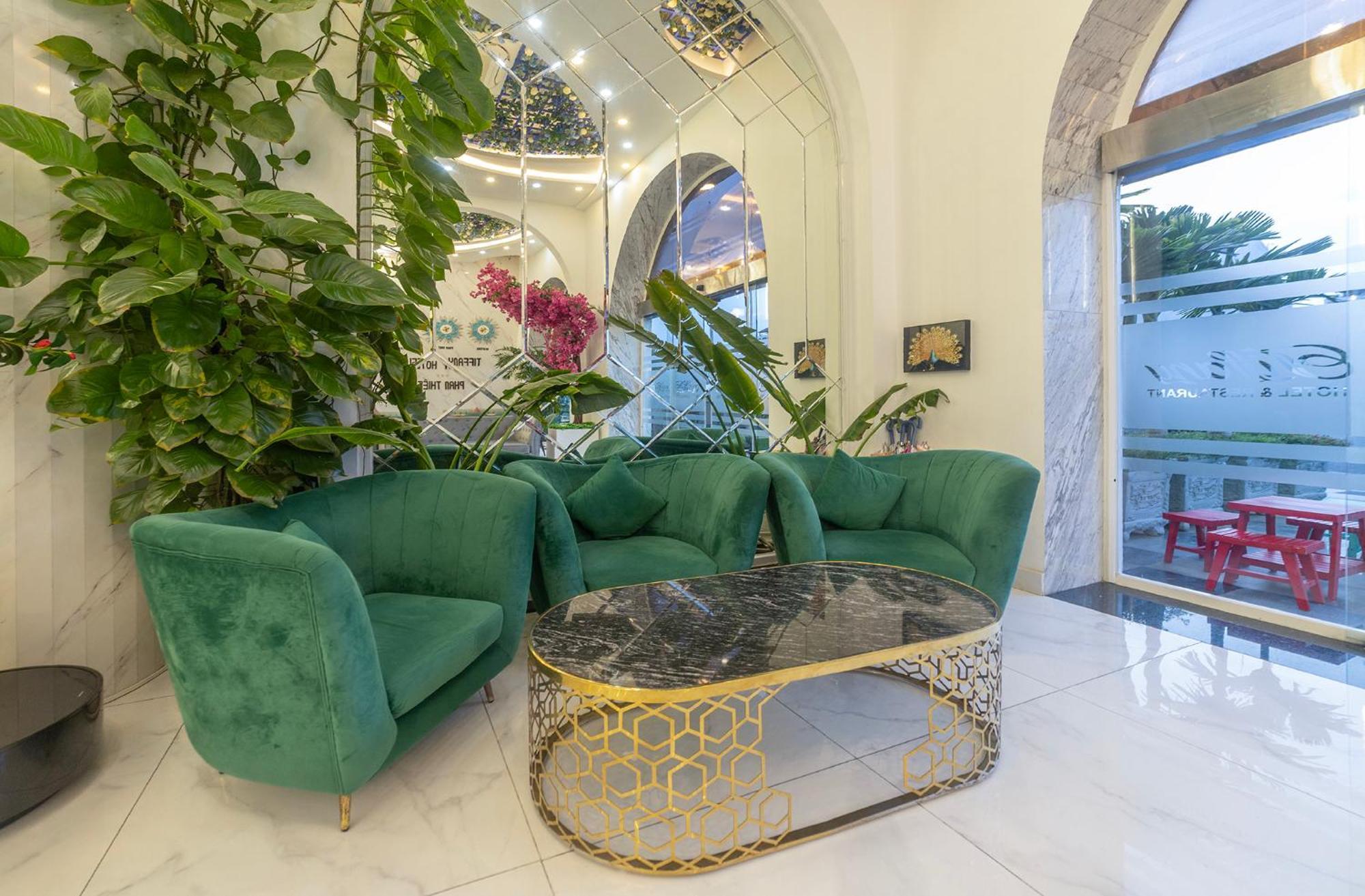 Tiffany Hotel & Restaurant Phan Thiết Buitenkant foto