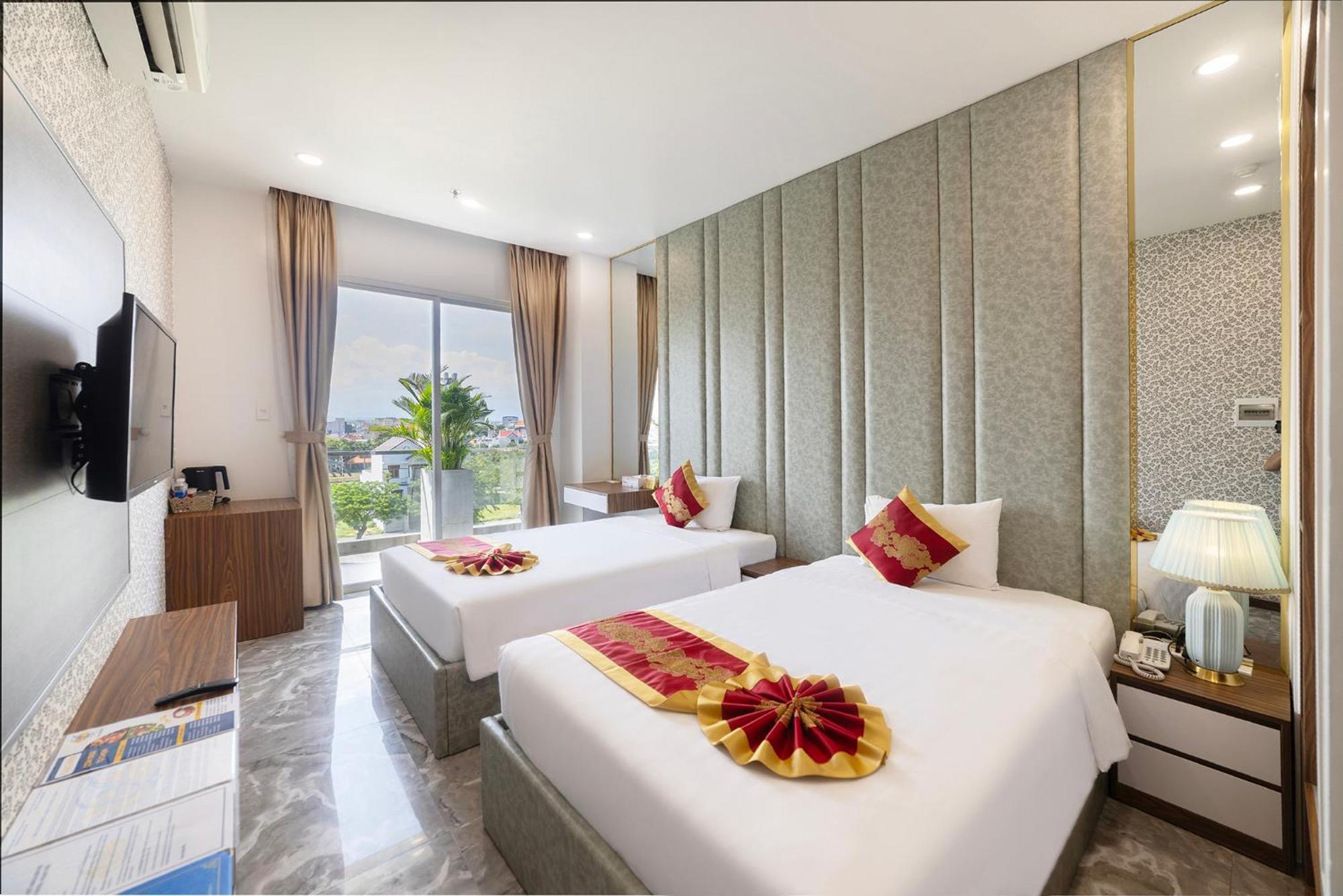 Tiffany Hotel & Restaurant Phan Thiết Buitenkant foto
