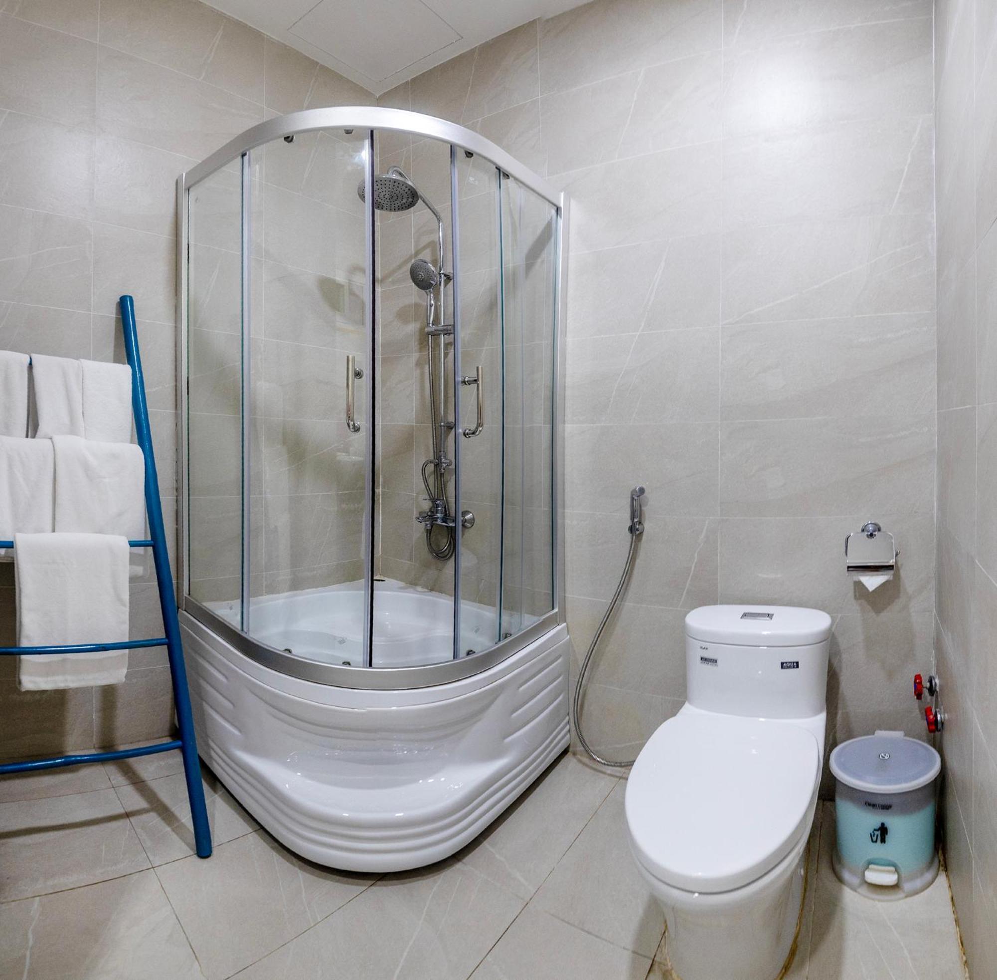 Tiffany Hotel & Restaurant Phan Thiết Buitenkant foto