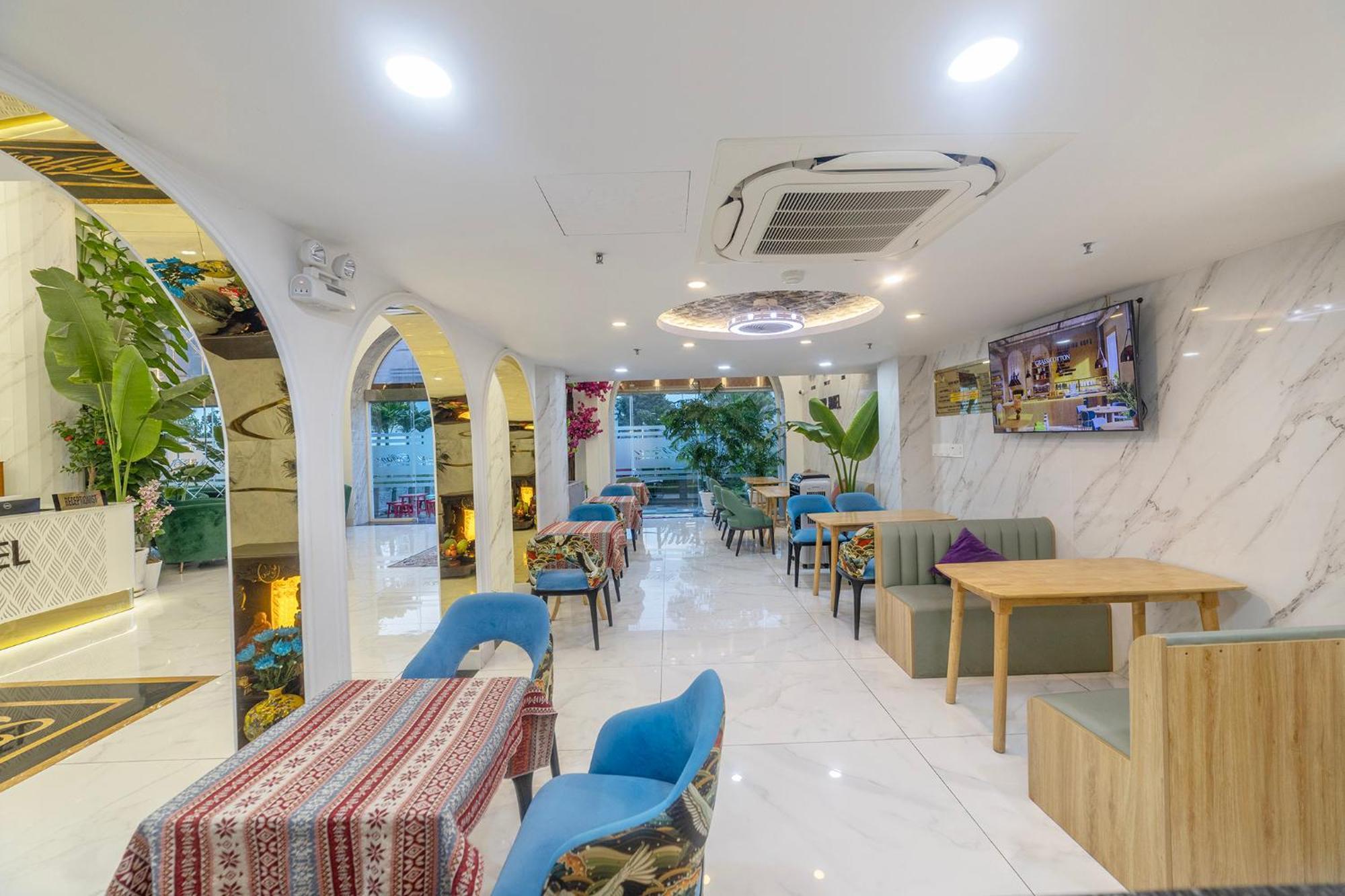 Tiffany Hotel & Restaurant Phan Thiết Buitenkant foto