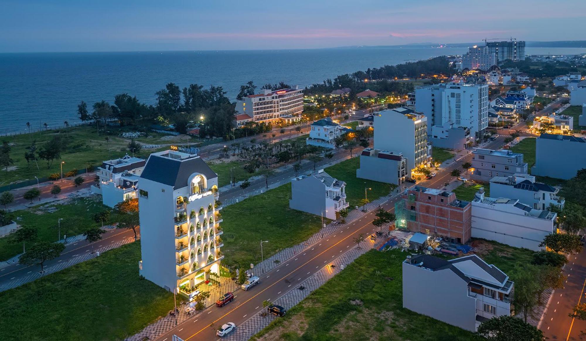 Tiffany Hotel & Restaurant Phan Thiết Buitenkant foto