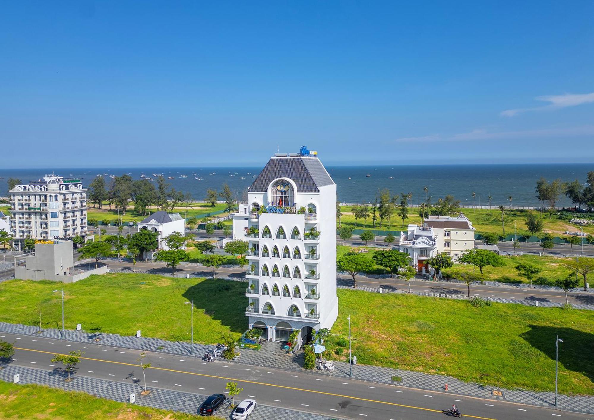 Tiffany Hotel & Restaurant Phan Thiết Buitenkant foto